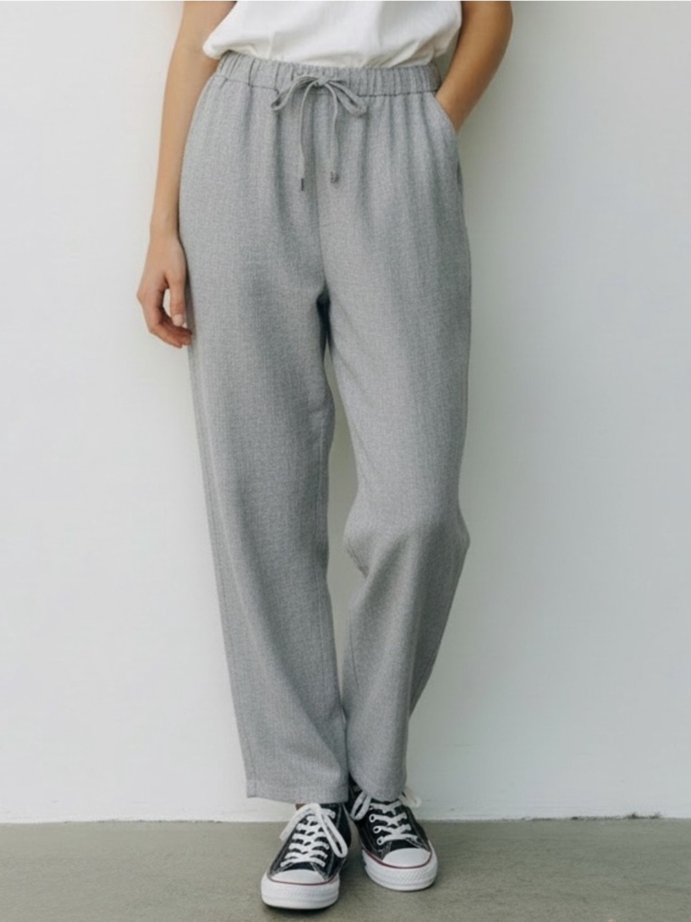 Aritzia Babaton Jimmy Relaxed Drawstring Pants — Light Gray